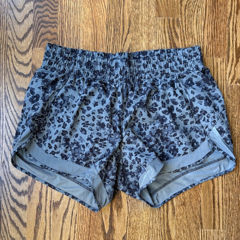 Athleta Printed Mesh Racer Run Shorts - Mid Rise 4”